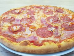 Pizzar cu experienta pe cuptor cu lemne